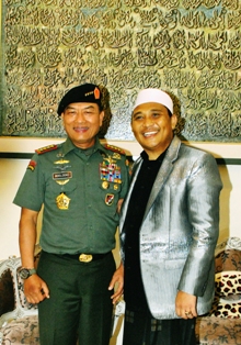 Gus Zain Baik dan Jenderal TNI Moeldoko 